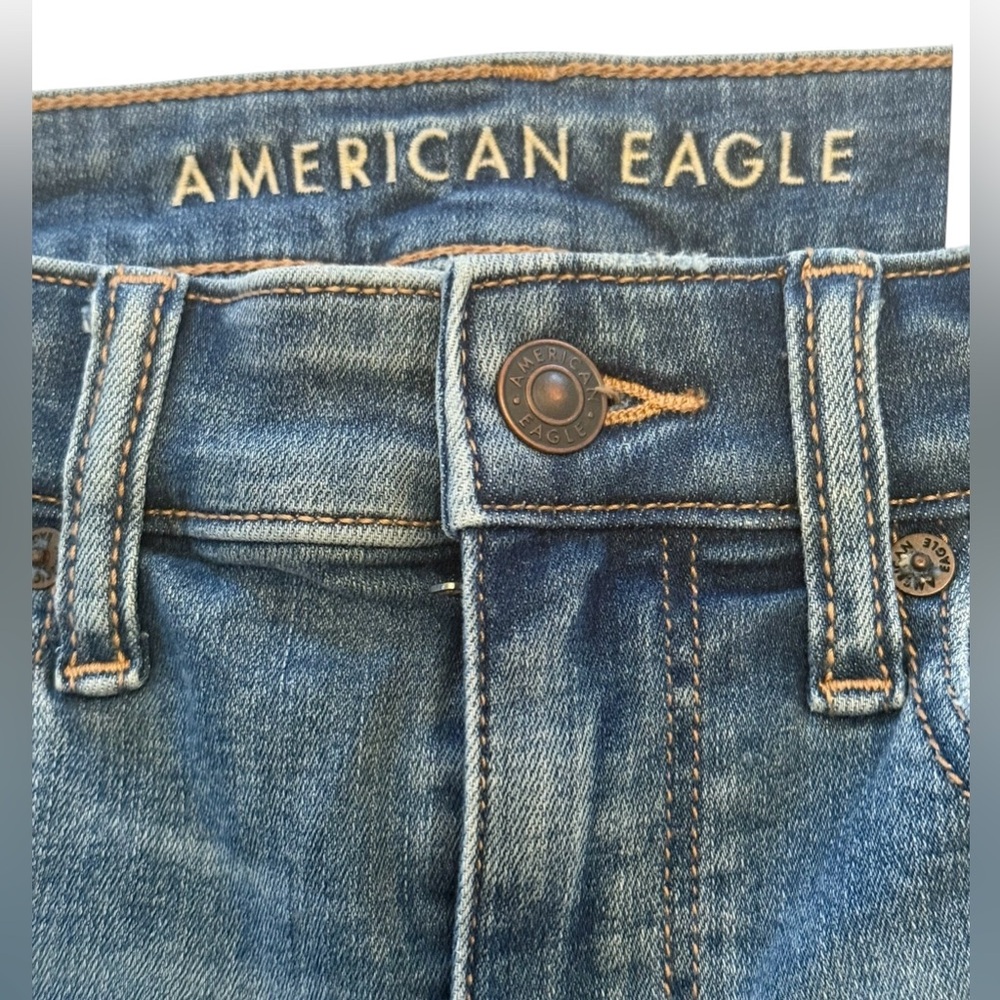 American Eagle Outfitters Women's Dark Blue Ripped Jean Shorts Size 2 W 26 NWT - Picture 2 of 16